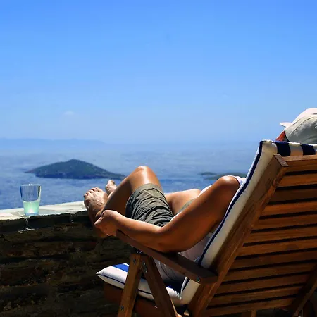 Andros Prive Aparthotel 3*